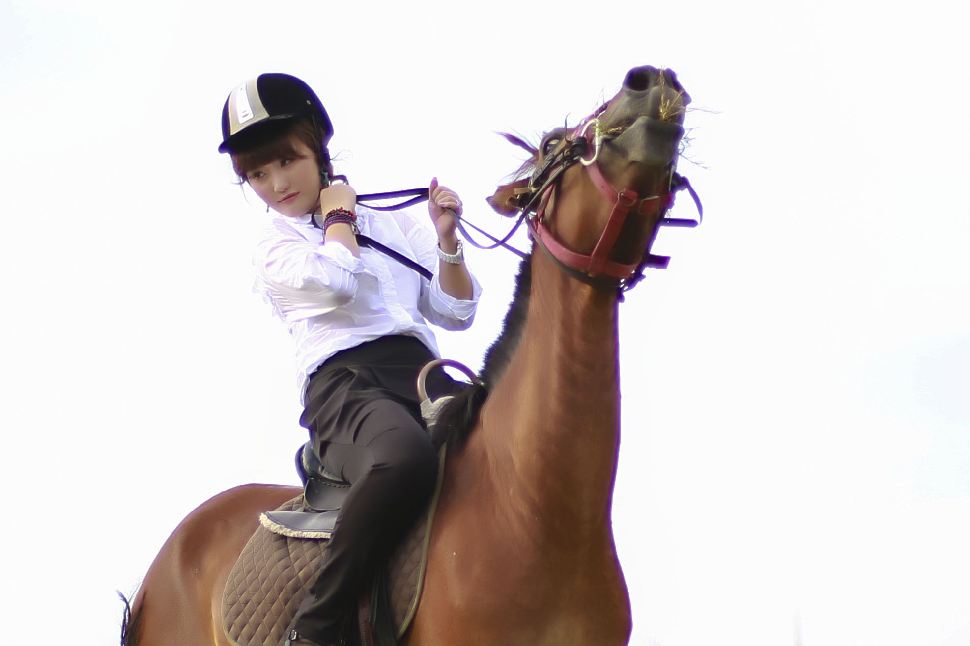 骑马，美女骑马，女人骑马视频素材,文体竞技视频素材下载,高清3840X2160视频素材下载,凌点视频素材网,编号:410386
