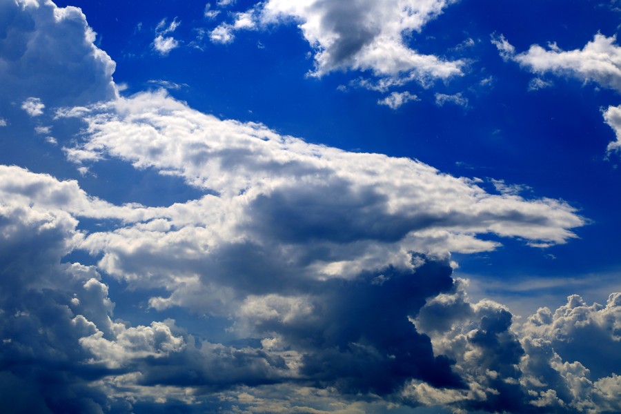 云卷云舒的风景图图片