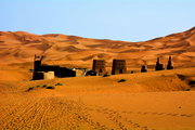 库木塔格之四  沙漠建筑与娱乐