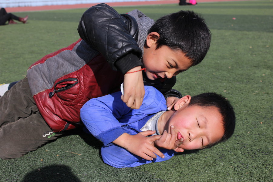 从一个不懂事小孩到调皮小孩的长大