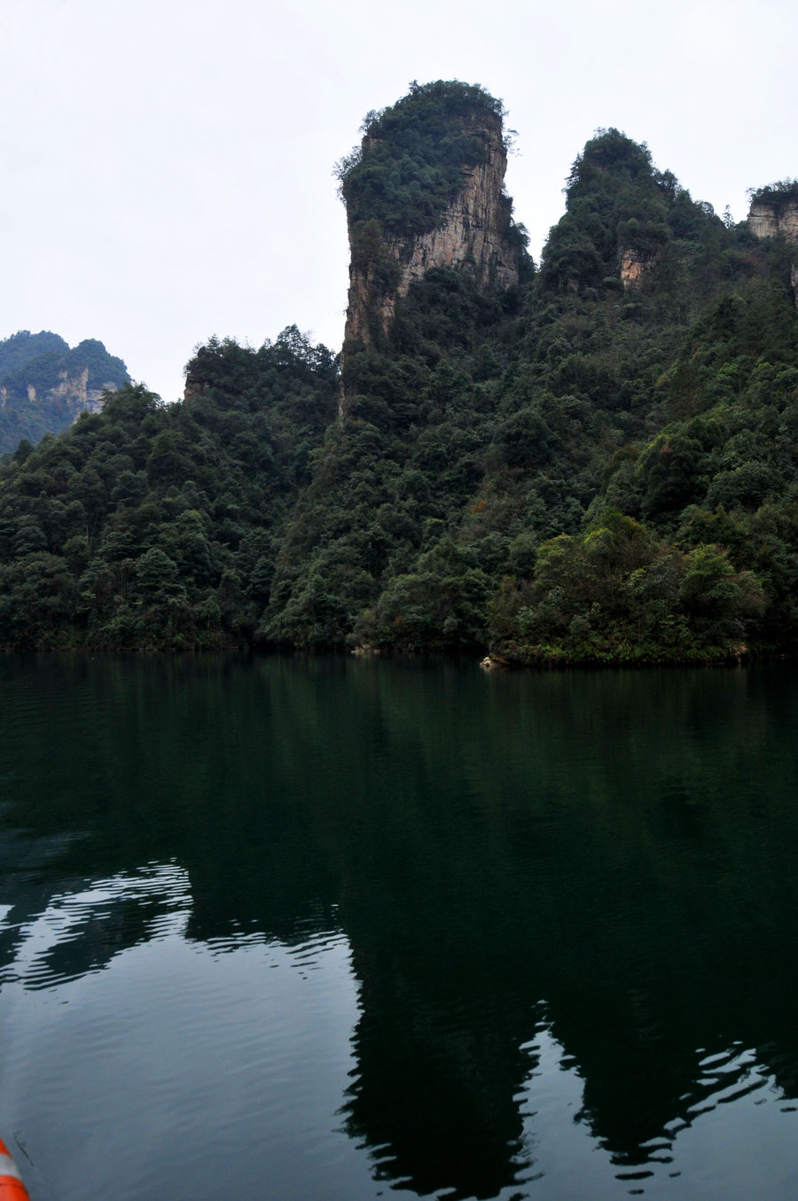 水之倒影美——寶峰湖