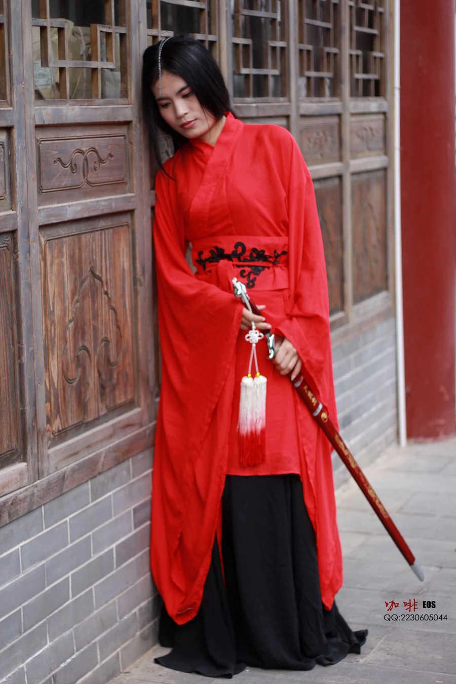 红衣女侠(嘉丽)