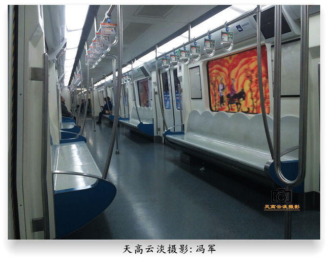春节了,北京地铁空荡荡