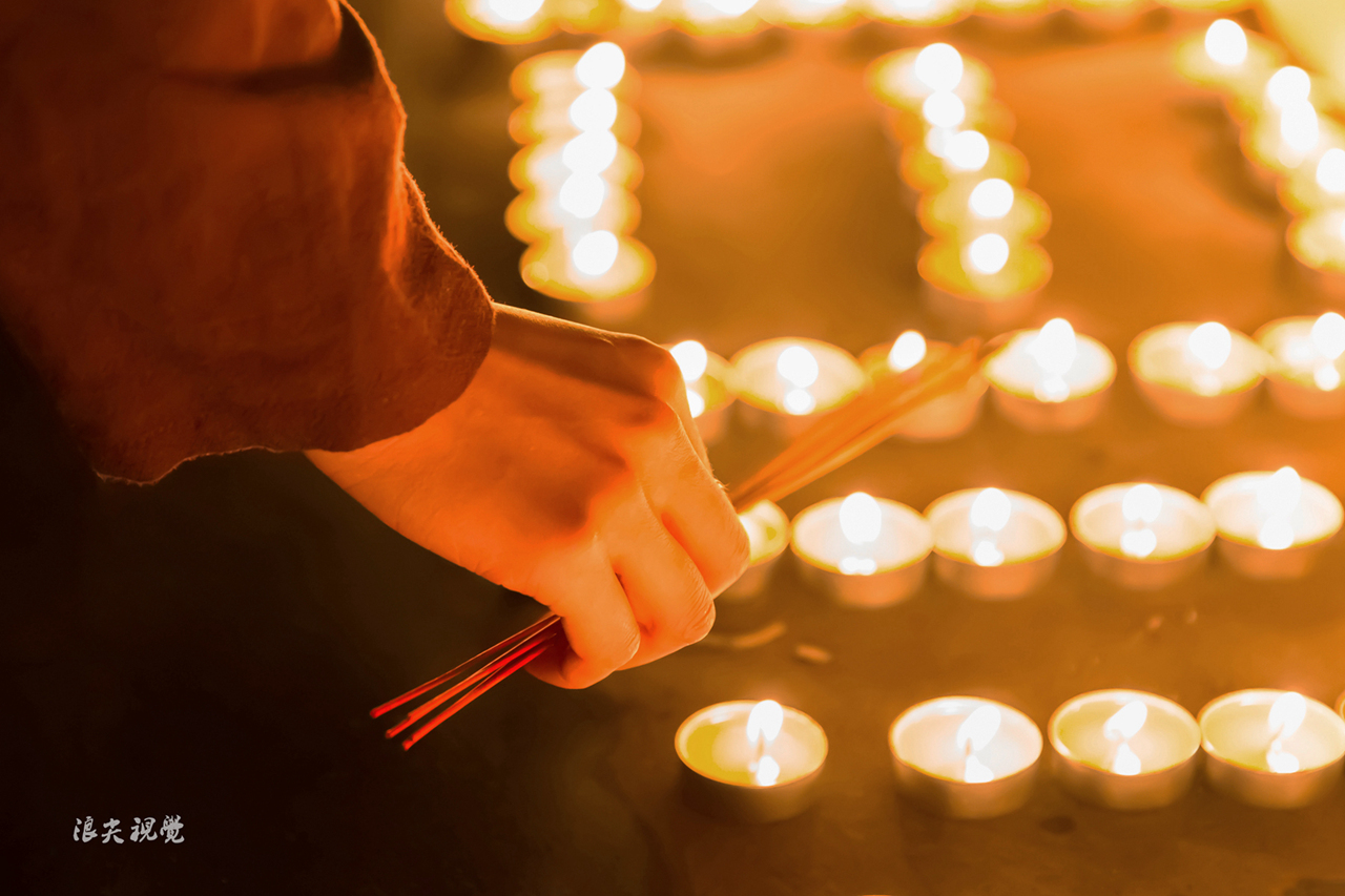 点亮祝愿灯