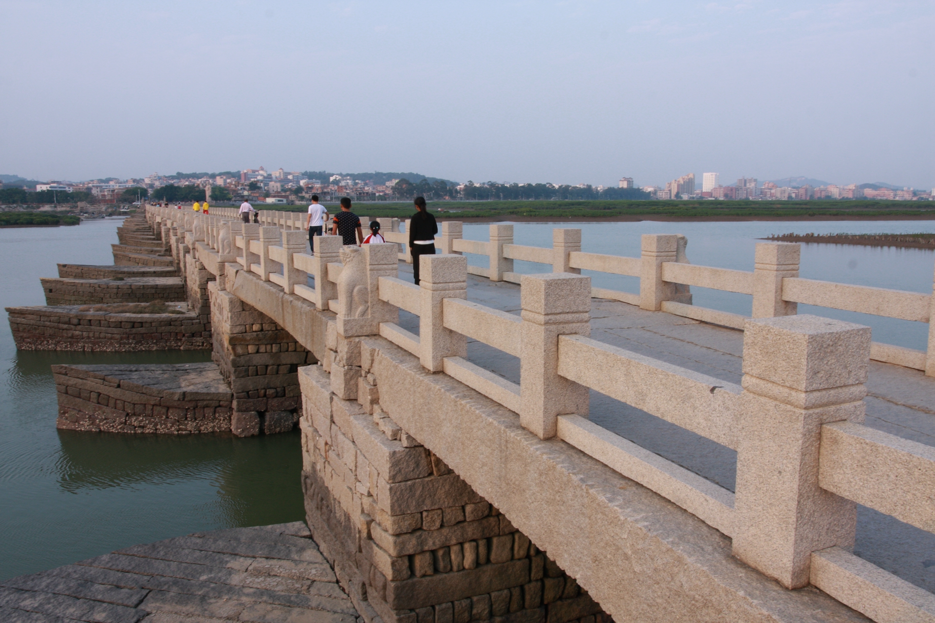 中國最早跨海石橋:泉州洛陽橋