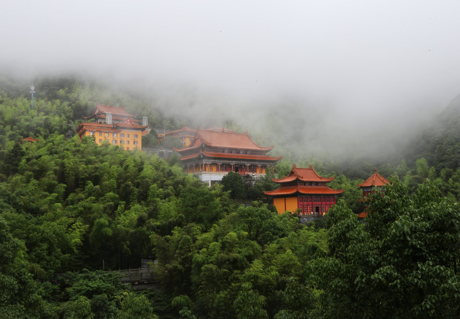 廬山鐵佛寺煙雲