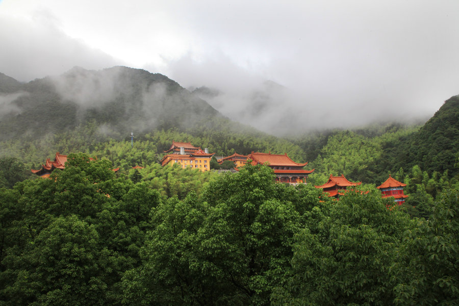 廬山鐵佛寺煙雲 (/)