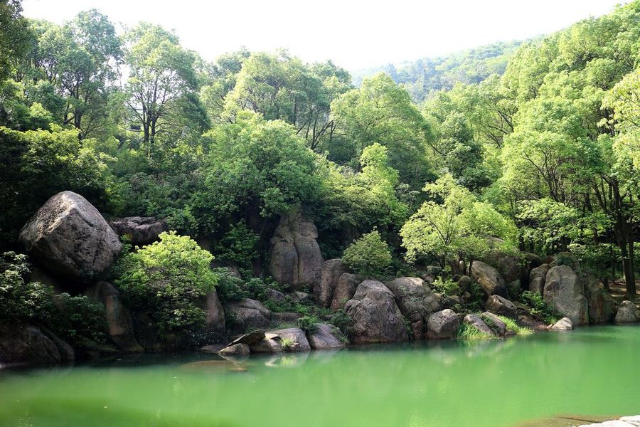 龙泉山天池照片图片