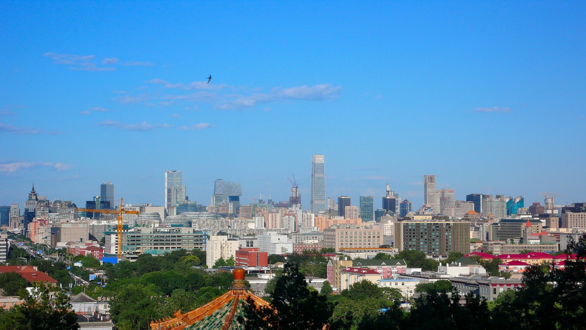 北京蓝天(景山公园山上远看cbd区)