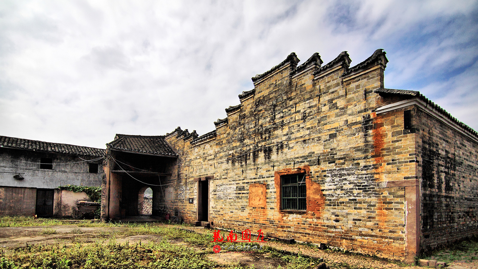 乌石围，江西龙南历史最悠久的围屋，距今已有390年_客家