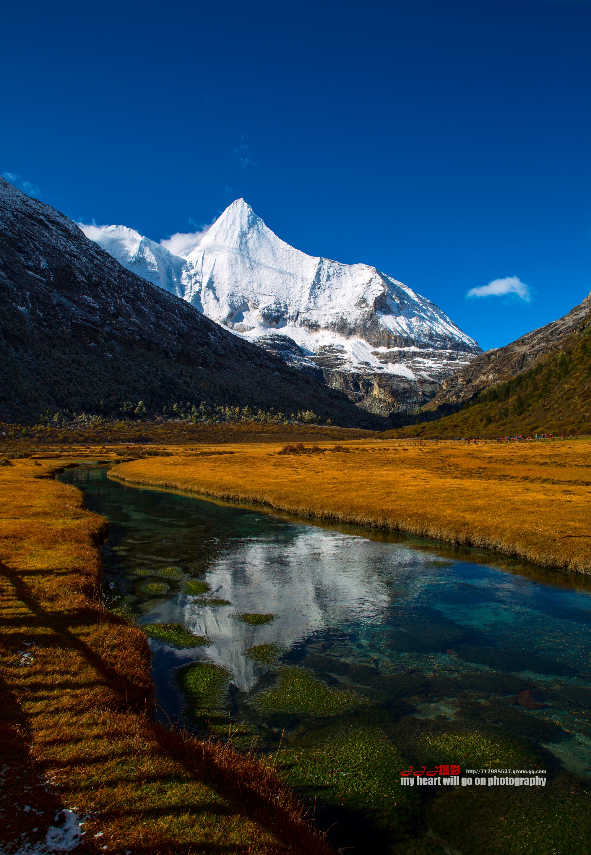亚丁神山之央迈勇峰