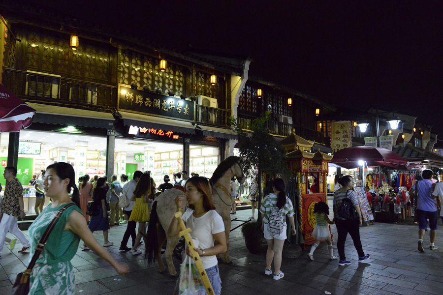 吴山夜市河坊街图片