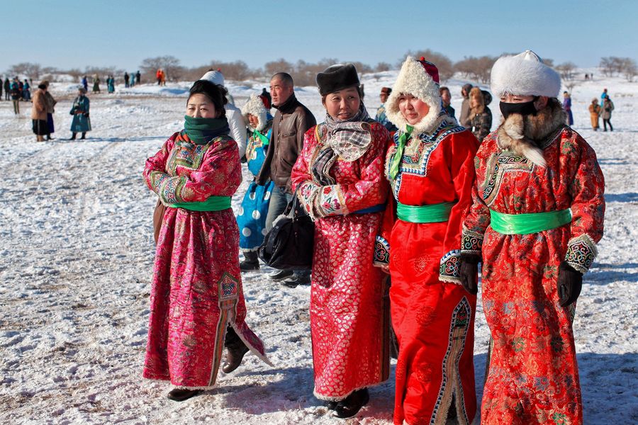阿拉善蒙古族服饰图片