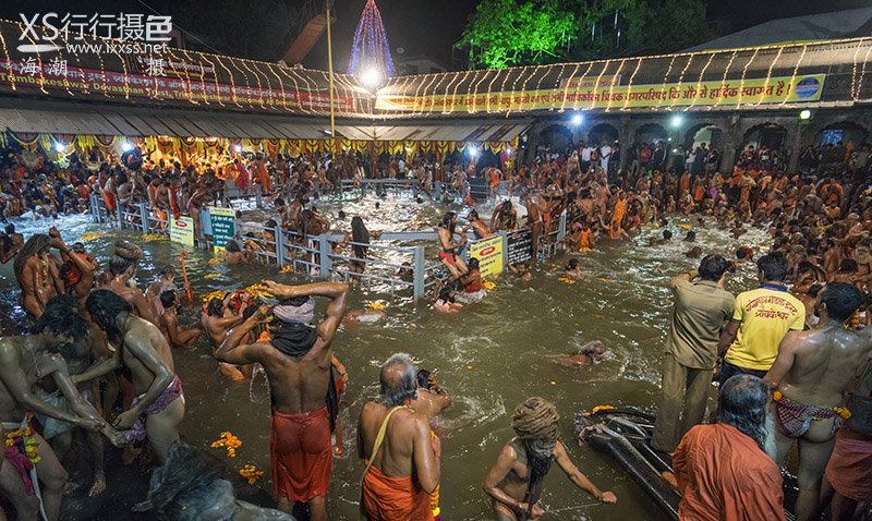 2019印度大壶节沐浴图片