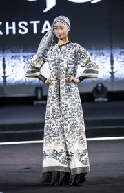亚欧丝绸之路“哈萨克斯坦”服装展示