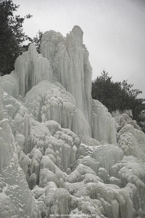 积石山县大墩峡的雪景图片