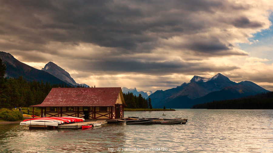 ôֺ(Maligne Lake)СС羰