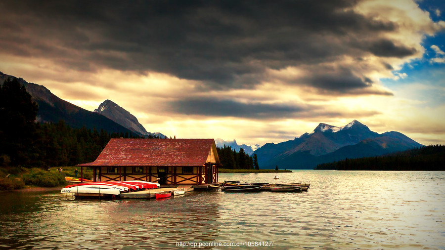 ôֺ(Maligne Lake)СС羰