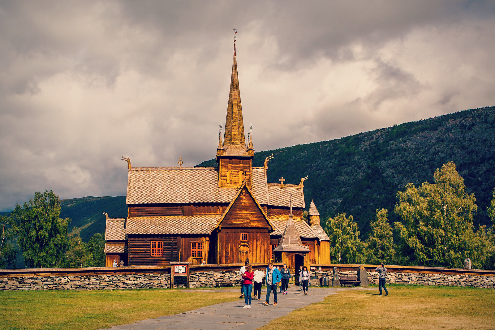挪威洛美木板教堂（lom stave church），特殊结构俊俏外形