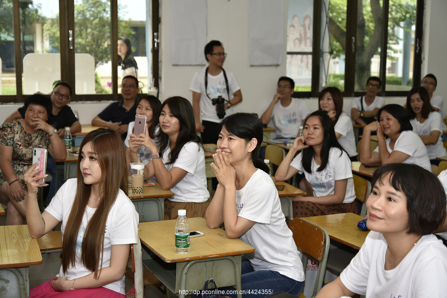 初中生同学聚会图片图片