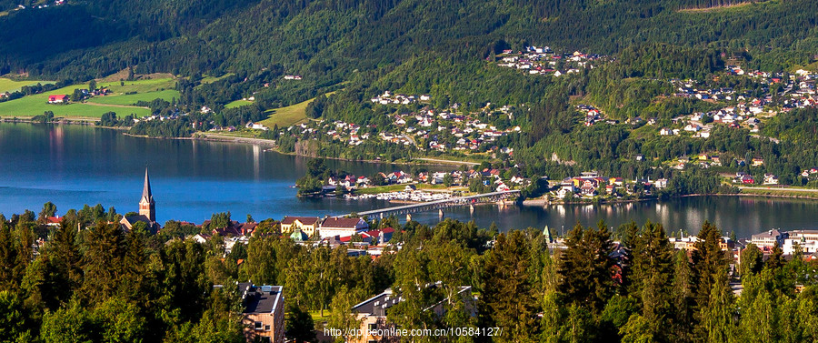 挪威利勒哈默尔(lillehammer,美丽的小城依山傍水