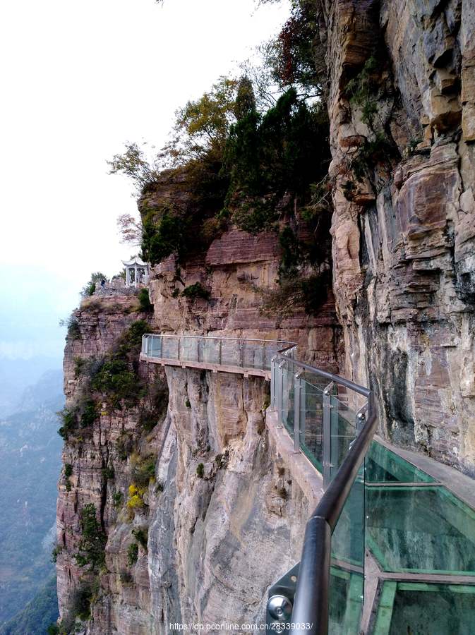 天界山回龙景区玻璃栈道