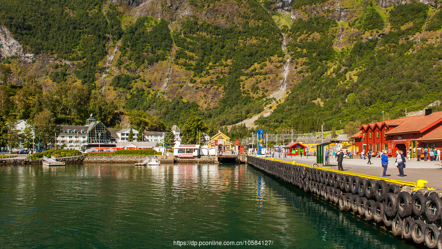 Ųķ·(Flam Railway)ɽƵСվ