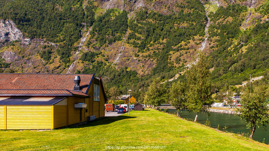 Ųķ·(Flam Railway)ɽƵСվ