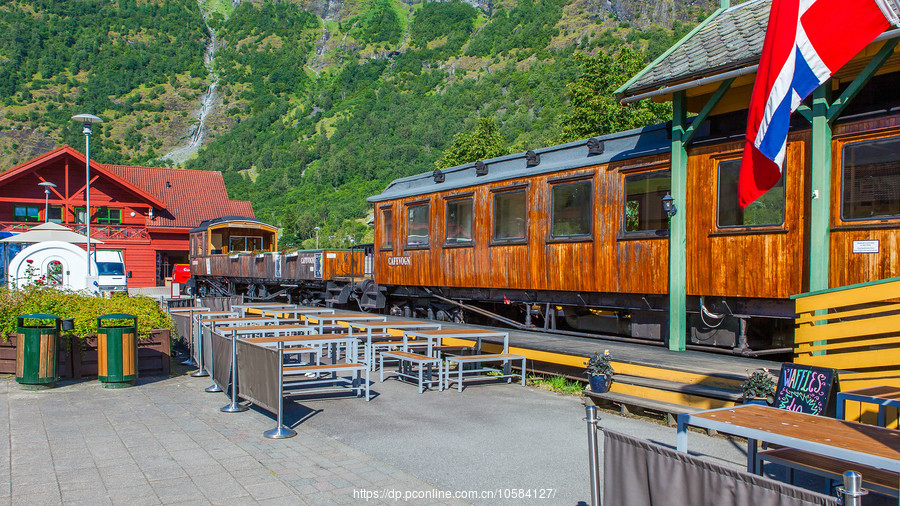 Ųķ·(Flam Railway)ɽƵСվ