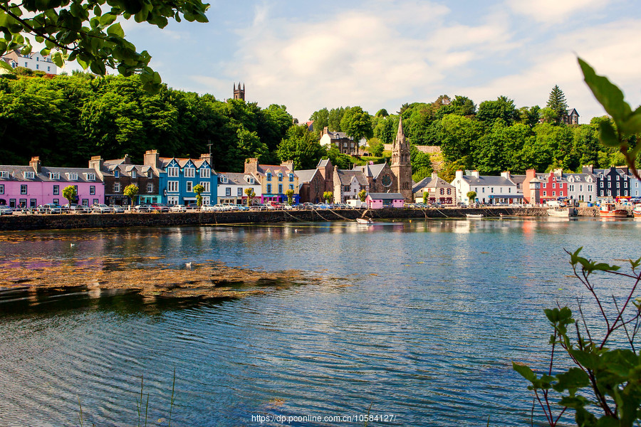 ոвĪ(Tobermory)ߵĲɫС