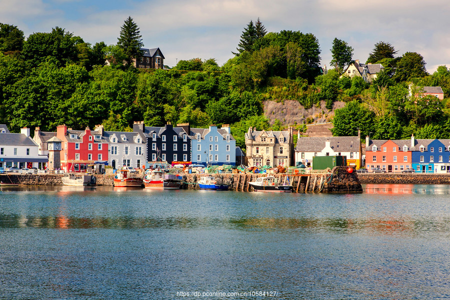 ոвĪ(Tobermory)ߵĲɫС