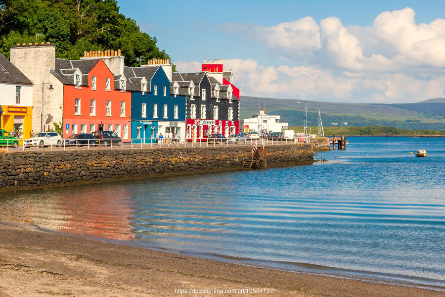 ոвĪ(Tobermory)ߵĲɫС