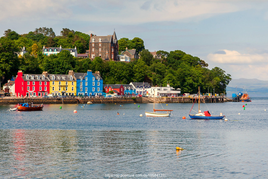 ոвĪ(Tobermory)ߵĲɫС