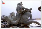 雪中雕像