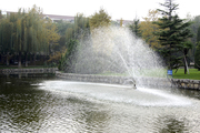 世纪公园水上开屏喷泉
