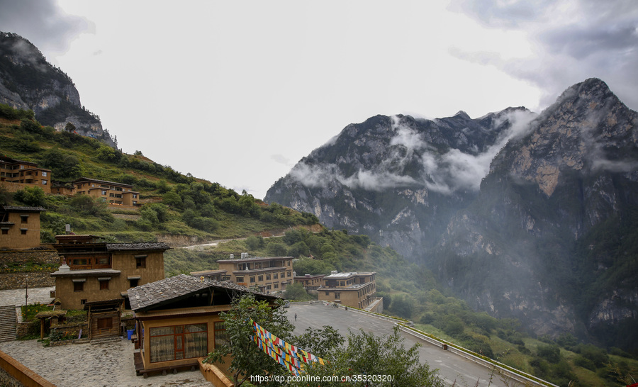 香格里拉-巴拉格宗大峡谷