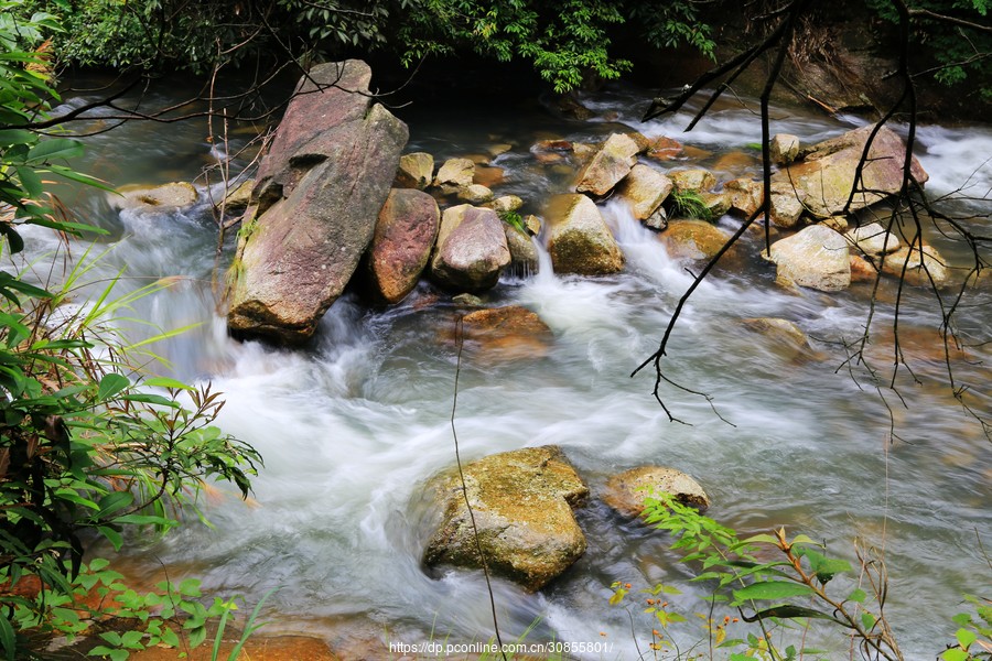 溪水淙淙图片图片