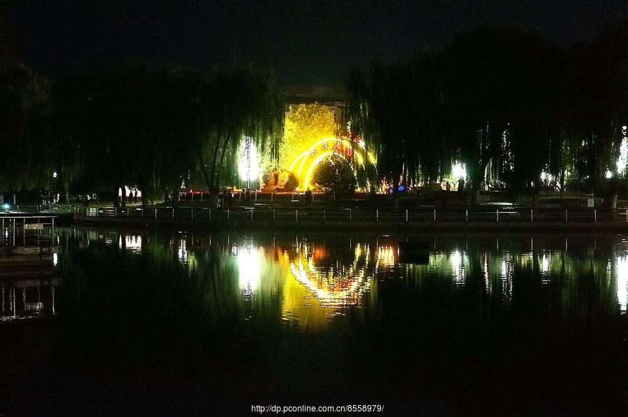 索尼微单NEX-5R 18---35镜头拍国庆节公园夜景