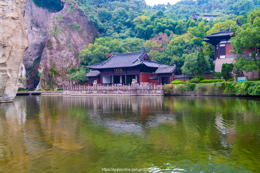 柯岩篮球场（柯城区篮球赛） 柯岩篮球场（柯城区篮球赛）《柯岩中学篮球》 篮球资讯