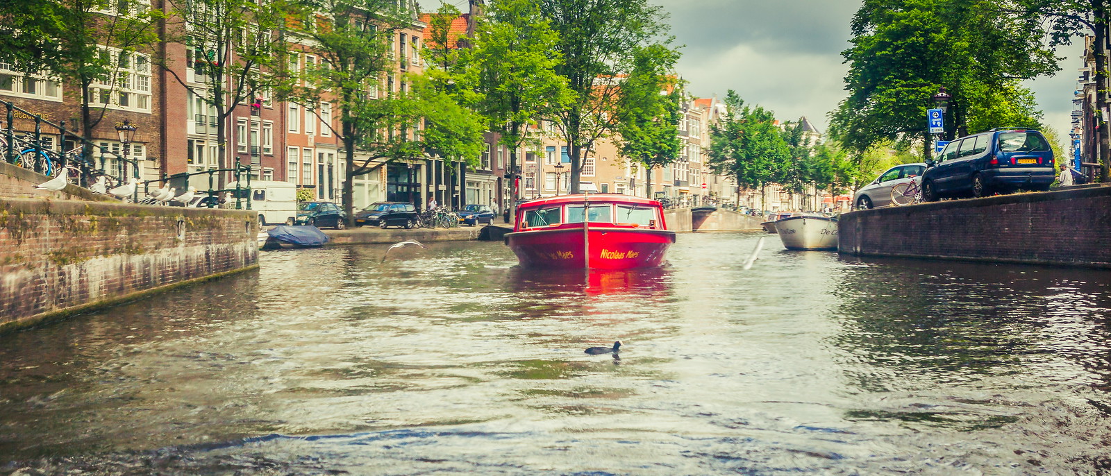 荷兰阿姆斯特丹，坐游船看老城