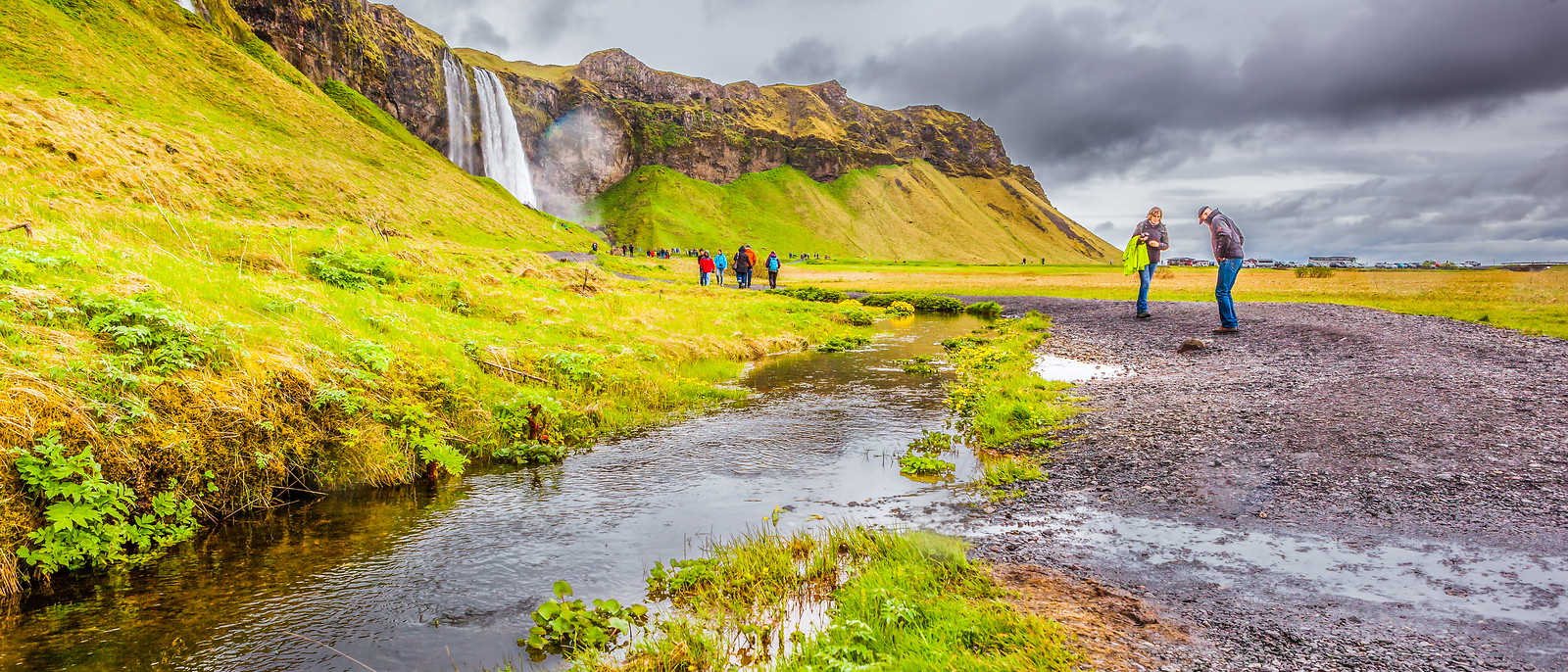 冰岛塞里雅兰瀑布(Seljalandsfoss)，一泻千里