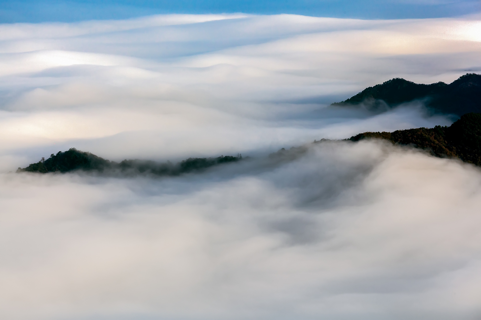 高山云雾 背景图图片