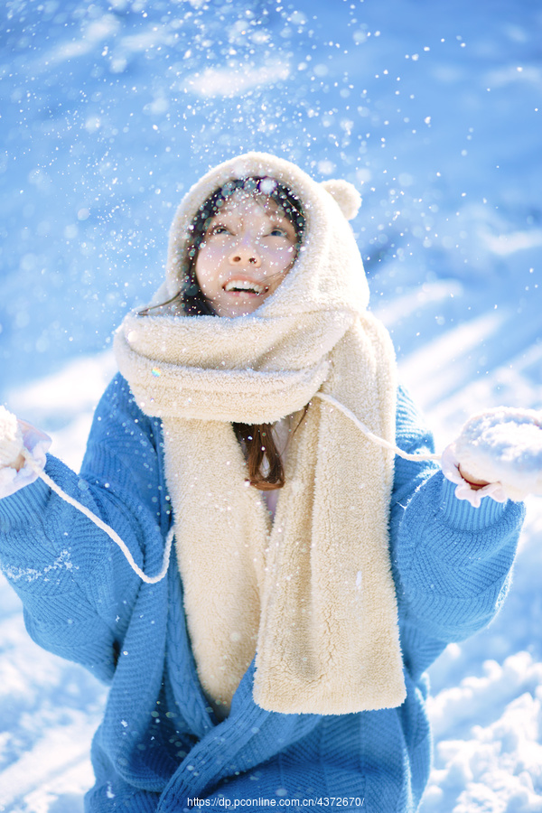 下雪的人物背景图图片