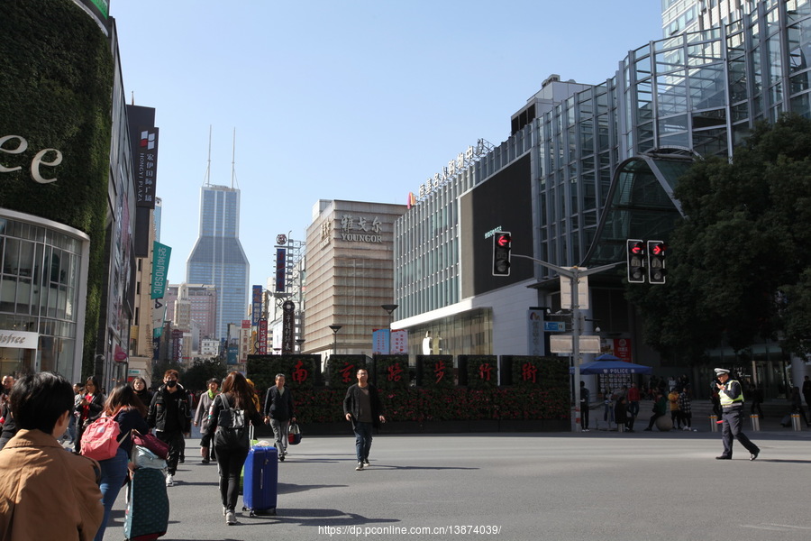 上海南京路原单包包,上海南京路奢侈品在哪-第1张图片-潮百科