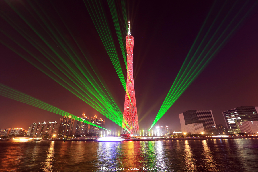 小蛮腰夜景真实图片