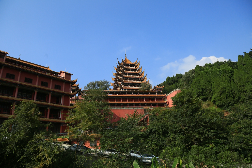 建平县灵泉寺图片